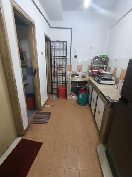 Apartment for Sale at Nusa Bestari Shoplot Apartment - Shishi . - Kitchen - PropertyGuru.com.my