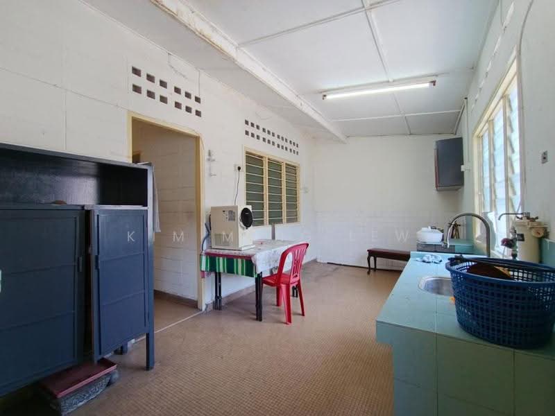 1-storey Terraced House for Sale in Kepong Baru (Kepong) - Kim Meng Lew - Kitchen - PropertyGuru.com.my