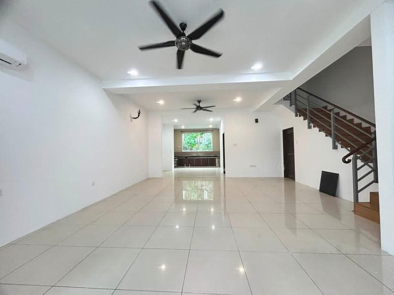 Rumah Teres 2-Tingkat untuk Dijual di Meru Desa Park (Chemor) - Joseph Wong - Living Room - PropertyGuru.com.my