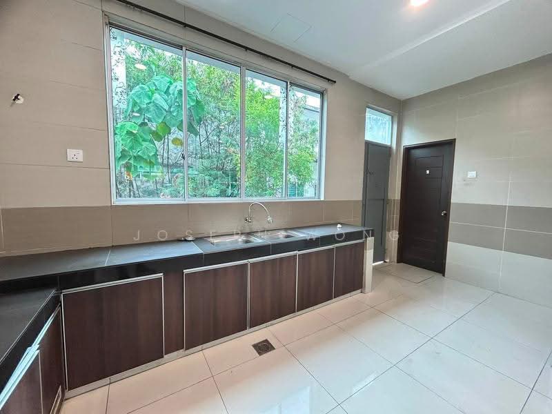 Rumah Teres 2-Tingkat untuk Dijual di Meru Desa Park (Chemor) - Joseph Wong - Kitchen - PropertyGuru.com.my