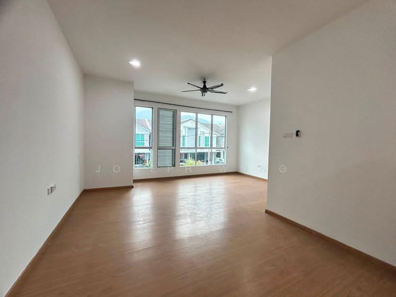 Rumah Teres 2-Tingkat untuk Dijual di Meru Desa Park (Chemor) - Joseph Wong - Living Room - PropertyGuru.com.my