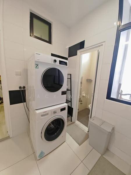 Service Residence for Sale at D'Summit Residences - Jack Wong - Bathroom - PropertyGuru.com.my