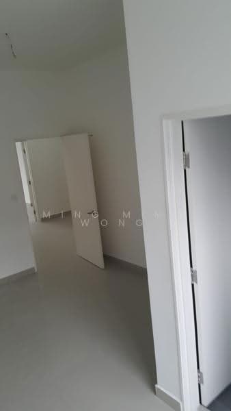 2-storey Terraced House for Sale in M Residence (Rawang) - Ming Ming Wong - Corridor - PropertyGuru.com.my