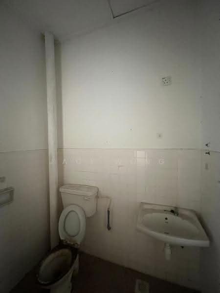 1.5-storey Terraced House for Sale in Taman Rinting (Masai) - Jack Wong - Bathroom - PropertyGuru.com.my