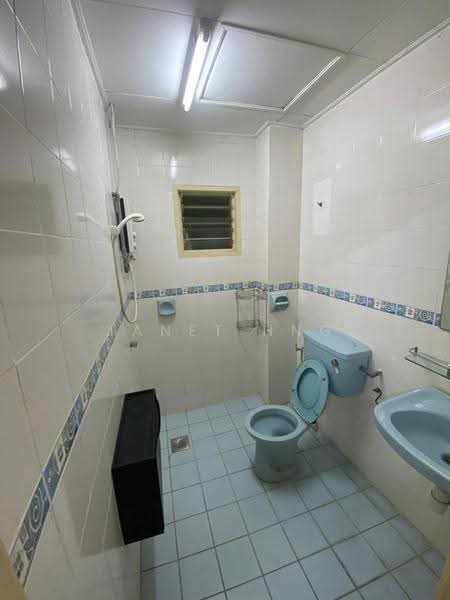 2-storey Terraced House for Sale in Kota Kemuning (Shah Alam) - Janet Hng - Bathroom - PropertyGuru.com.my