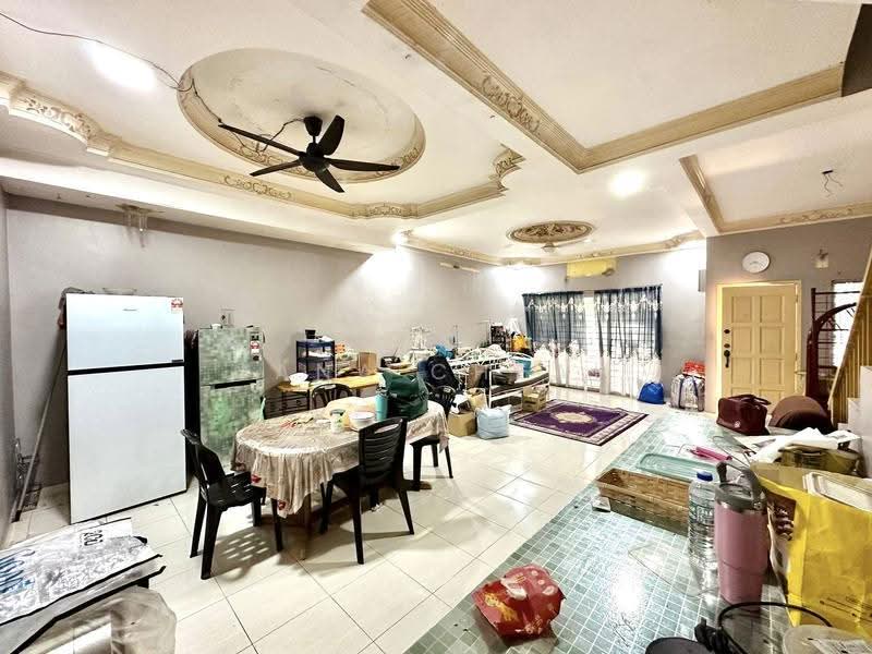 2-storey Terraced House for Sale in Taman Mutiara Subang (Shah Alam) - Nana Cheah - Living Room - PropertyGuru.com.my