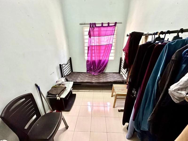 2-storey Terraced House for Sale in Taman Mutiara Subang (Shah Alam) - Nana Cheah - Bedroom - PropertyGuru.com.my