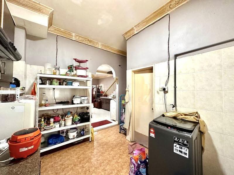 2-storey Terraced House for Sale in Taman Mutiara Subang (Shah Alam) - Nana Cheah - Kitchen - PropertyGuru.com.my