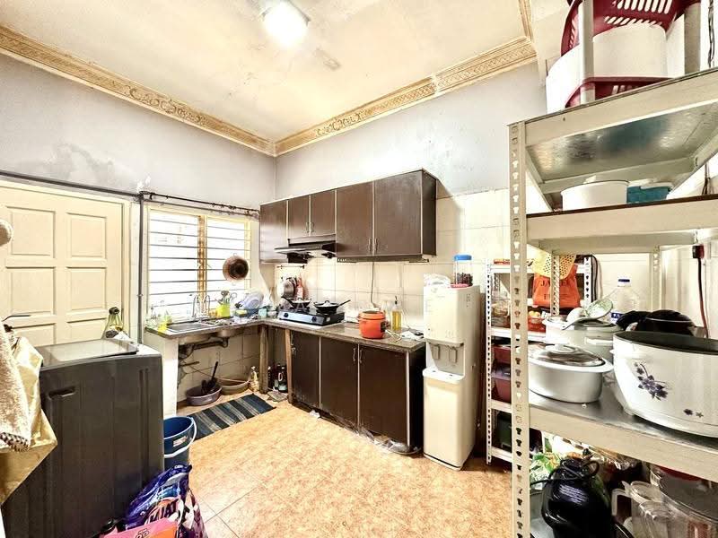 2-storey Terraced House for Sale in Taman Mutiara Subang (Shah Alam) - Nana Cheah - Kitchen - PropertyGuru.com.my