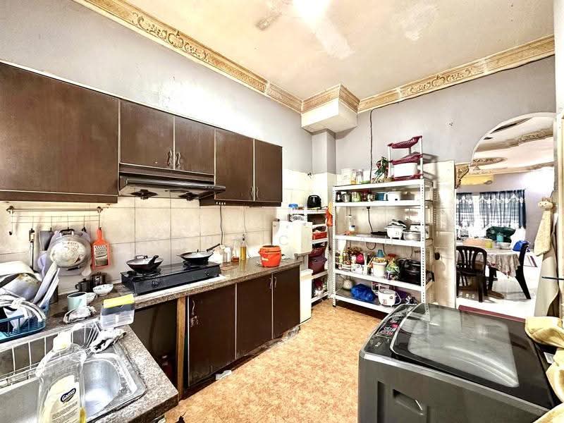 2-storey Terraced House for Sale in Taman Mutiara Subang (Shah Alam) - Nana Cheah - Kitchen - PropertyGuru.com.my