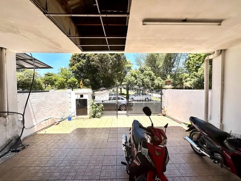2-storey Terraced House for Sale in Taman Mutiara Subang (Shah Alam) - Nana Cheah - Exterior - PropertyGuru.com.my
