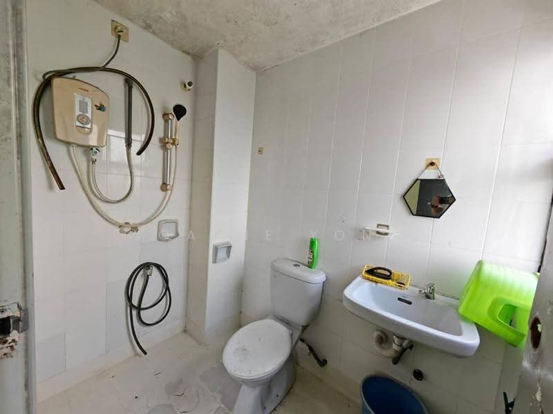 Condominium for Sale at Casa Tebrau @ Seri Palma - JOANNE YONG - Bathroom - PropertyGuru.com.my
