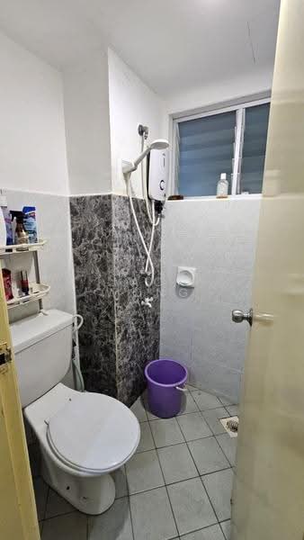 Pangsapuri untuk Dijual di Permas Ville Apartment - Jack Wong - Bathroom - PropertyGuru.com.my
