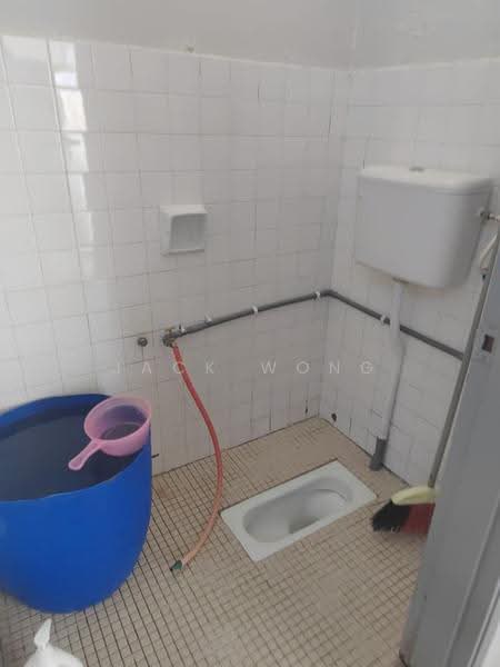 1.5-storey Terraced House for Sale in Taman Perling (Perling) - Jack Wong - Bathroom - PropertyGuru.com.my