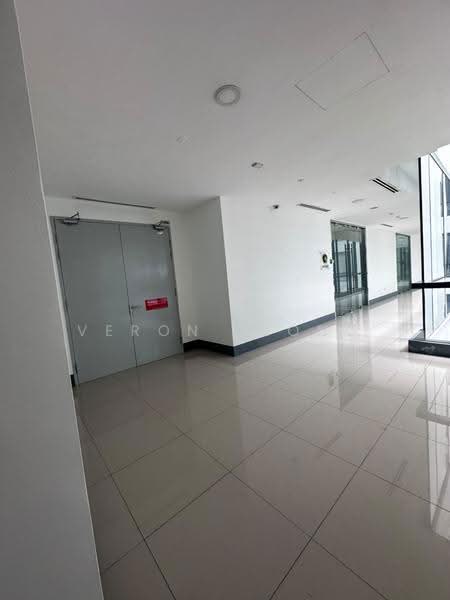 Kedai / Pejabat untuk Dijual di Seksyen U1 (Glenmarie) - Veron Leong - Corridor - PropertyGuru.com.my