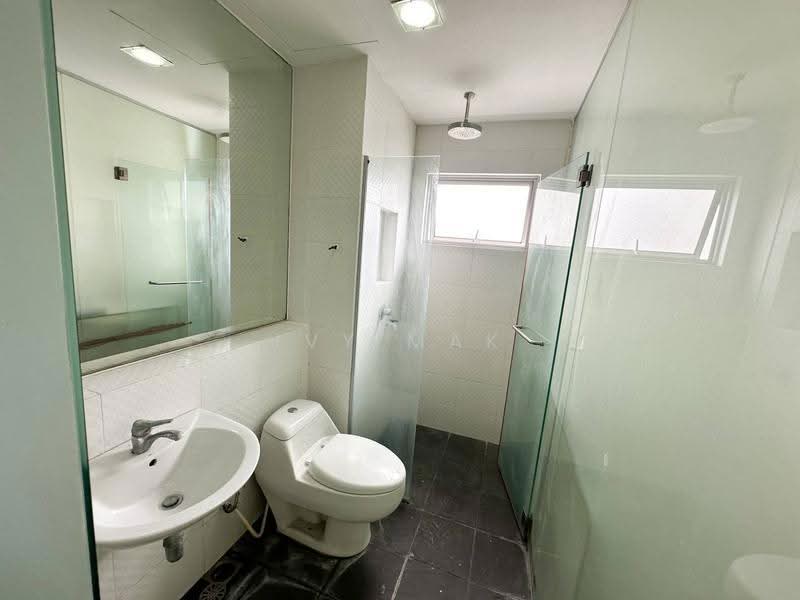 Kondominium untuk Dijual di USJ One Avenue Condo - Ivy Mak - Bathroom - PropertyGuru.com.my
