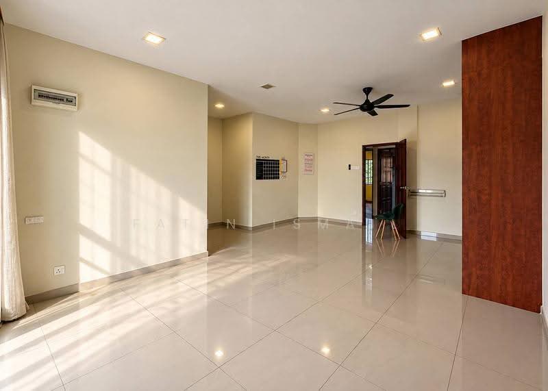 Rumah Teres 2-Tingkat untuk Dijual di Bandar Baru Sungai Long (Kajang) - Fatin Ismail - Living Room - PropertyGuru.com.my