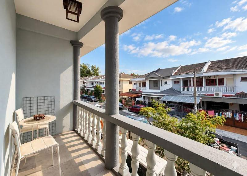 Rumah Teres 2-Tingkat untuk Dijual di Bandar Baru Sungai Long (Kajang) - Fatin Ismail - Balcony - PropertyGuru.com.my