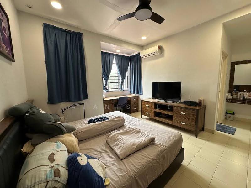 2-storey Terraced House for Sale in Taman Seri Austin (Tebrau) - Alanis Lee - Bedroom - PropertyGuru.com.my