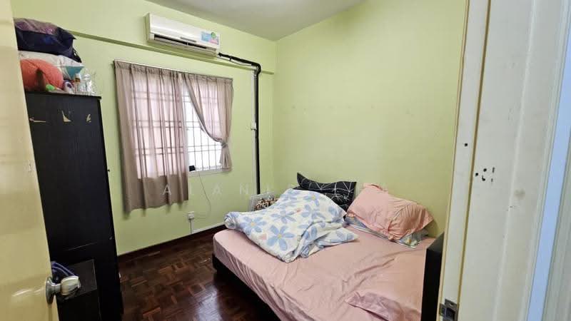 Pangsapuri untuk Dijual di Permas Ville Apartment - Alanis Lee - Bedroom - PropertyGuru.com.my