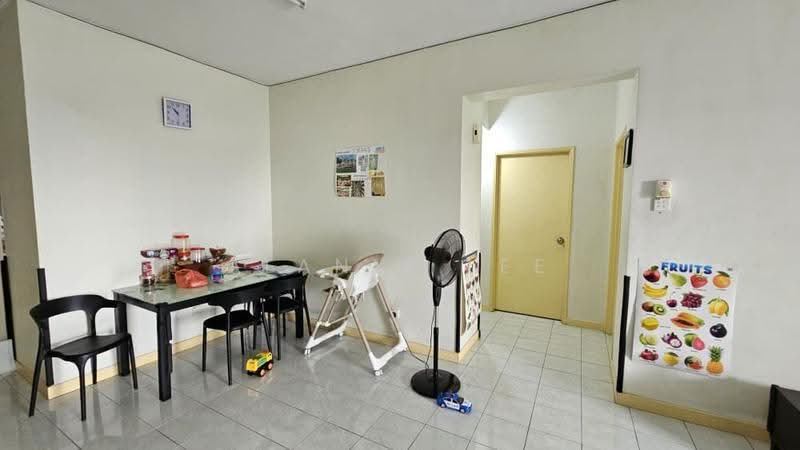 Pangsapuri untuk Dijual di Permas Ville Apartment - Alanis Lee - Dining Room - PropertyGuru.com.my
