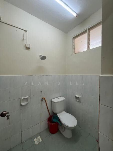 Apartment for Sale at Sri Awana Townhouse - Alanis Lee - Bathroom - PropertyGuru.com.my