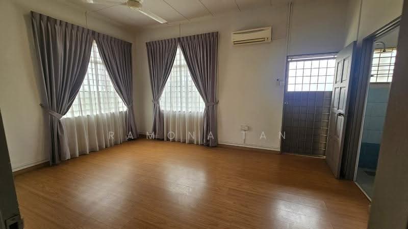 Rumah Bandar untuk Dijual di Taman Bukit Cheng (Cheng) - Ramona Tan - PropertyGuru.com.my