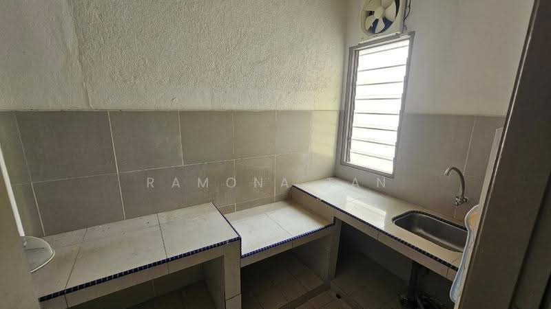Rumah Bandar untuk Dijual di Taman Bukit Cheng (Cheng) - Ramona Tan - PropertyGuru.com.my