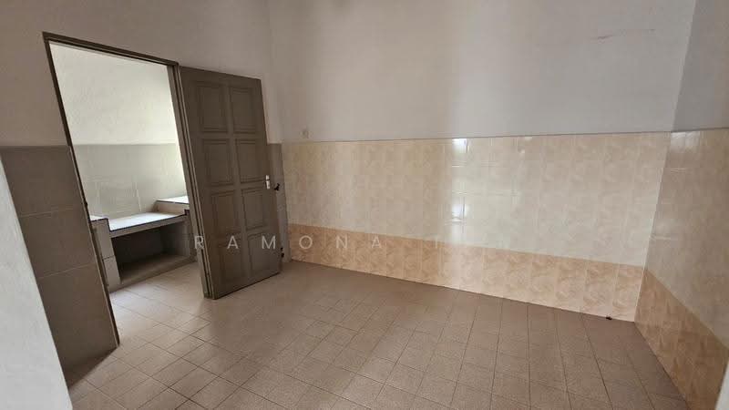 Rumah Bandar untuk Dijual di Taman Bukit Cheng (Cheng) - Ramona Tan - PropertyGuru.com.my