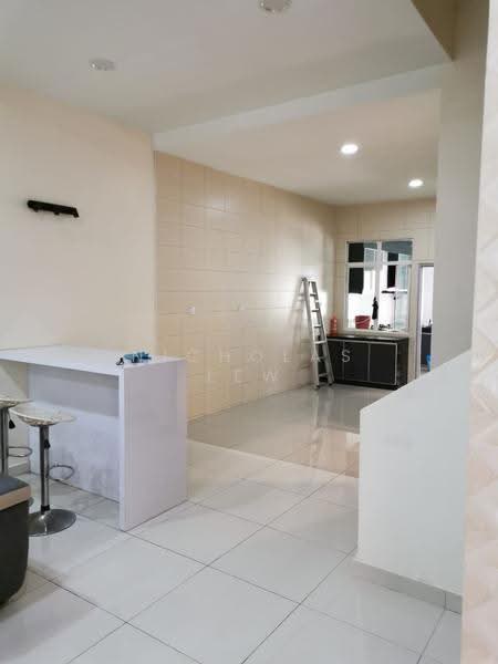 2-storey Terraced House for Sale in Serdang (Seri Kembangan) - Nicholas Lew - Kitchen - PropertyGuru.com.my