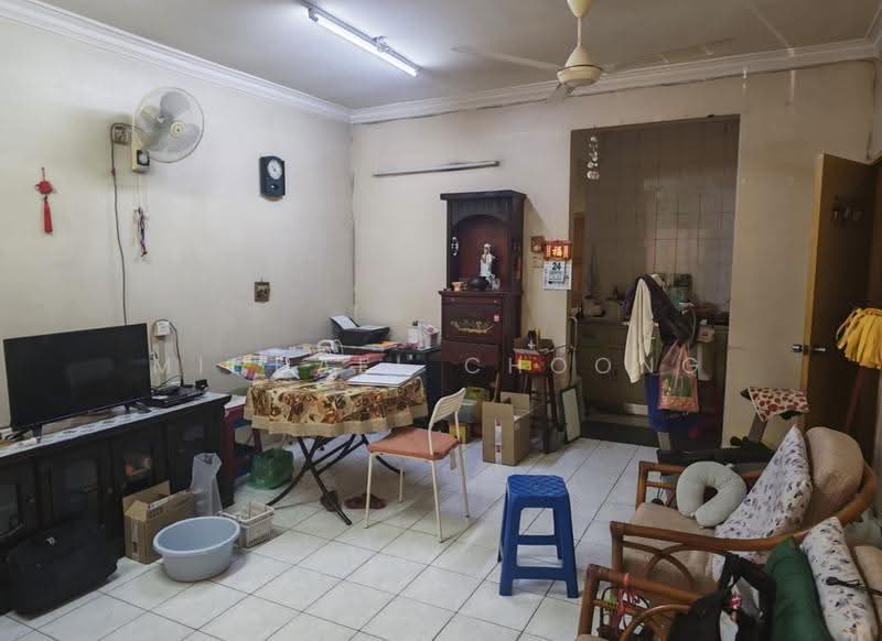 Terraced House for Sale in TAMAN PUCHONG UTAMA (Puchong) - Michael Choong - Living Room - PropertyGuru.com.my