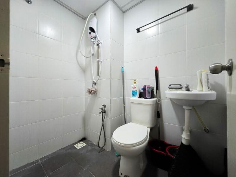 Kondominium untuk Dijual di Residensi Anggerik Wira - Zul Syafiq - Bathroom - PropertyGuru.com.my