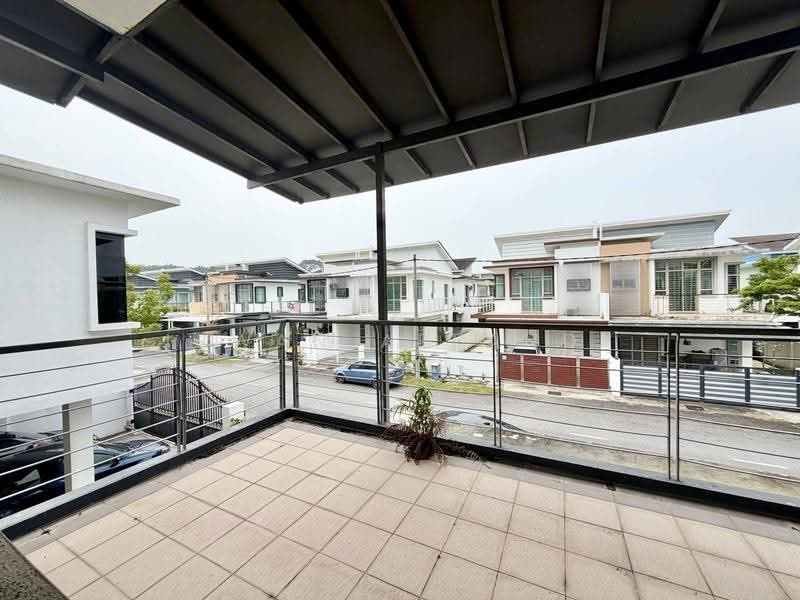 Rumah Kluster untuk Dijual di Bandar Saujana Putra (Tanjong Duabelas) - Irwan Affandi - Balcony - PropertyGuru.com.my