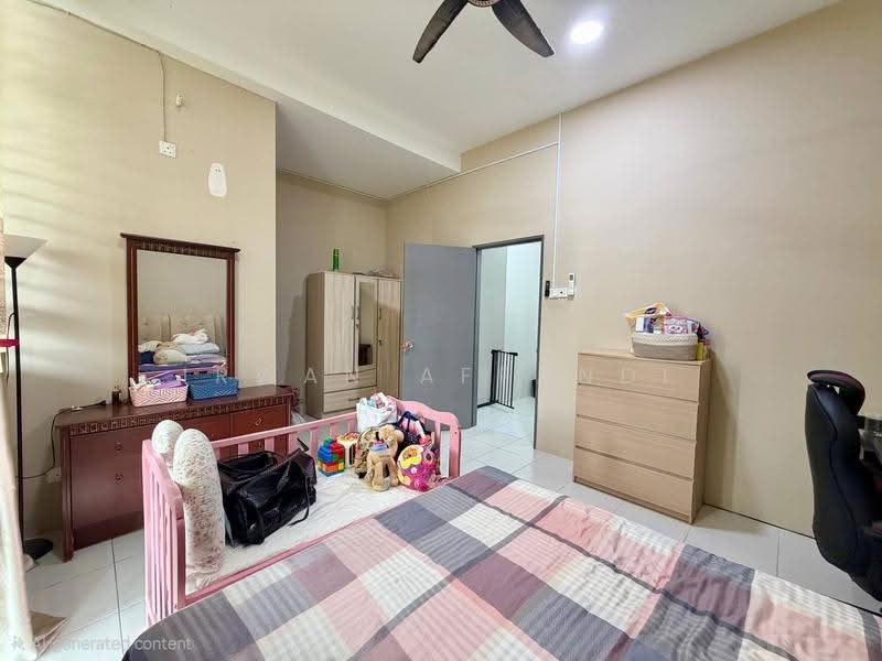 Rumah Kluster untuk Dijual di Bandar Saujana Putra (Tanjong Duabelas) - Irwan Affandi - Bedroom - PropertyGuru.com.my