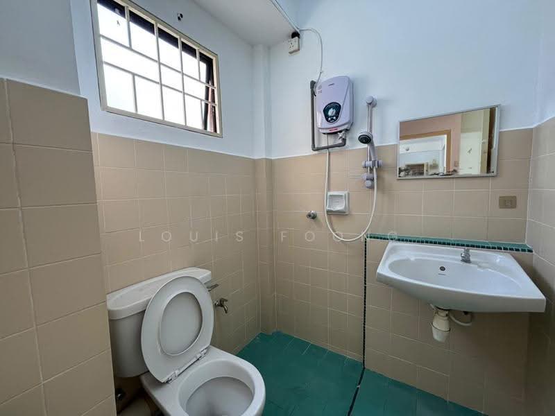 Pangsapuri untuk Disewa di Aman Puri Apartment - Louis Foong - Bathroom - PropertyGuru.com.my