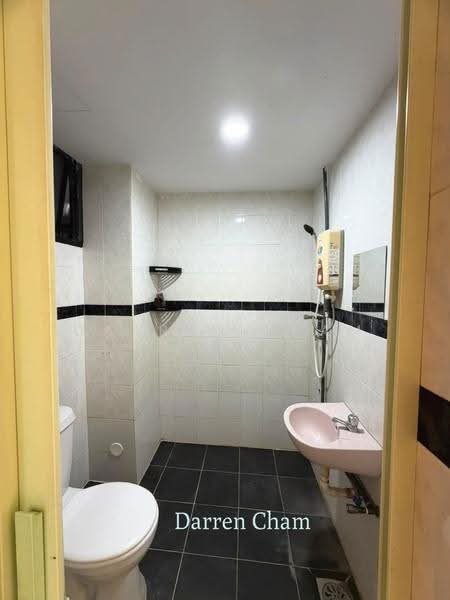 Condominium for Rent at Vista Condominium - Darren Cham - Bathroom - PropertyGuru.com.my
