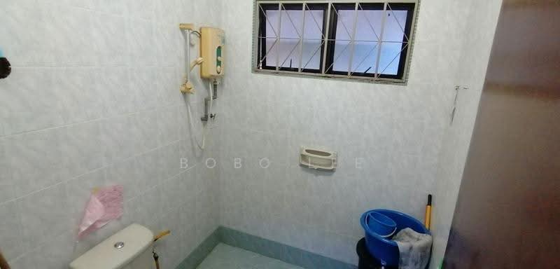 Bungalow House for Sale in Taman Overseas Union (Taman Oug) (Jalan Klang Lama (Old Klang Road)) - Bobo Lee - Bathroom - PropertyGuru.com.my
