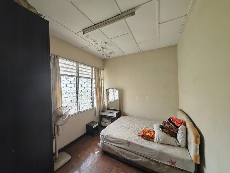 Semi-Detached House for Sale in Taman Overseas Union (Taman Oug) (Jalan Klang Lama (Old Klang Road)) - Bobo Lee - Bedroom - PropertyGuru.com.my