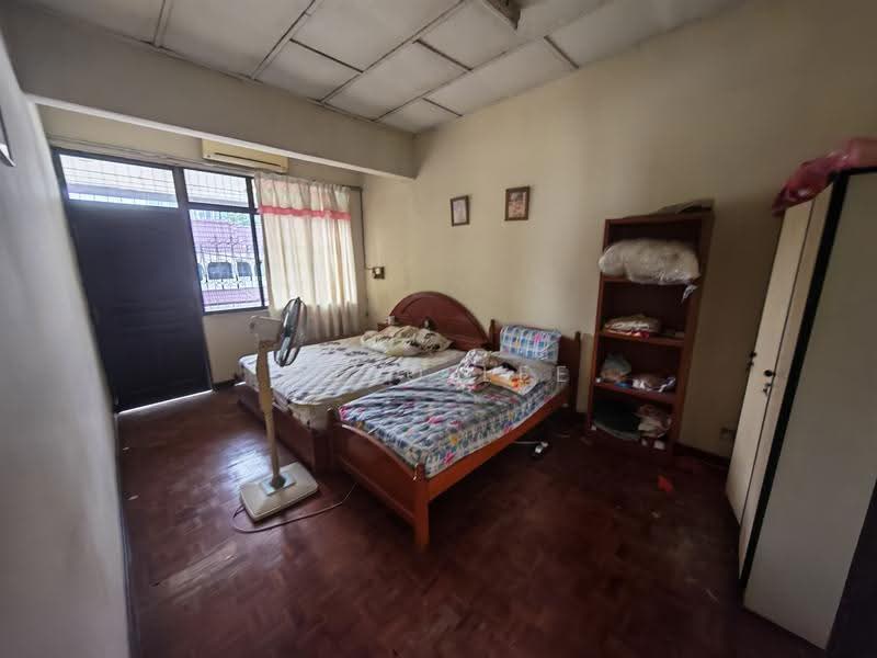 Semi-Detached House for Sale in Taman Overseas Union (Taman Oug) (Jalan Klang Lama (Old Klang Road)) - Bobo Lee - Bedroom - PropertyGuru.com.my
