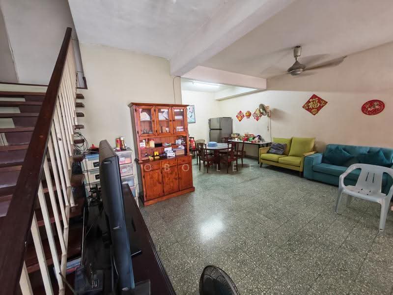 Rumah Teres 2-Tingkat untuk Dijual di Taman Overseas Union (Taman Oug) (Jalan Klang Lama (Old Klang Road)) - Bobo Lee - Living Room - PropertyGuru.com.my
