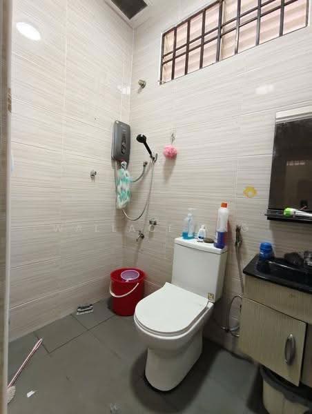 1-storey Terraced House for Sale in Bandar Putra Kulai (Kulai) - Wallace Ang - Bathroom - PropertyGuru.com.my
