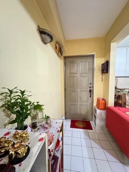 Pangsapuri untuk Dijual di Desa Dua - Bryan Yeoh - Entrance - PropertyGuru.com.my