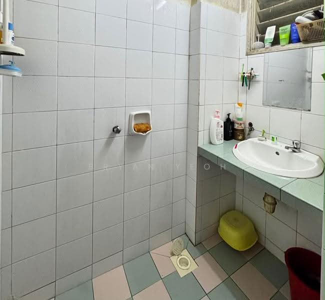 Pangsapuri untuk Dijual di Desa Dua - Bryan Yeoh - Bathroom - PropertyGuru.com.my