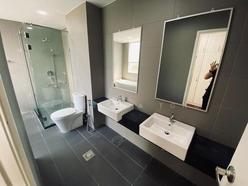 Condominium for Rent at Jade Residence Condominium - Jaime Myra Tong - Bathroom - PropertyGuru.com.my
