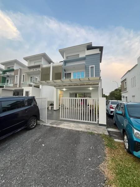 Terraced House for Sale in Semenyih (Selangor) - Jamie Leong - Exterior - PropertyGuru.com.my