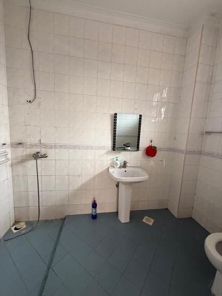 Rumah Berkembar untuk Dijual di Taman Sutera (Johor Bahru) - Claire Lai - Bathroom - PropertyGuru.com.my