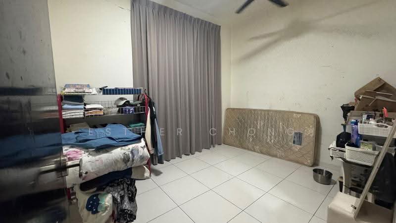 Kediaman Servis untuk Dijual di Sky View - Esther Chong - Bedroom - PropertyGuru.com.my
