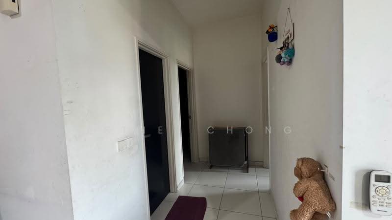 Kediaman Servis untuk Dijual di Sky View - Esther Chong - Corridor - PropertyGuru.com.my