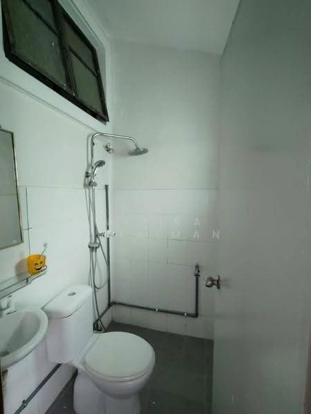 Rumah Teres 2-Tingkat untuk Dijual di Taman Puncak Saujana (Kajang) - Natira Sulaiman - Bathroom - PropertyGuru.com.my