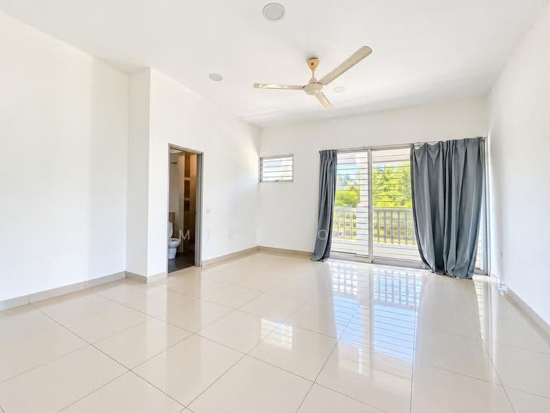 Rumah Teres 2-Tingkat untuk Disewa di Bandar Rimbayu (Telok Panglima Garang) - Miki You - Bathroom - PropertyGuru.com.my